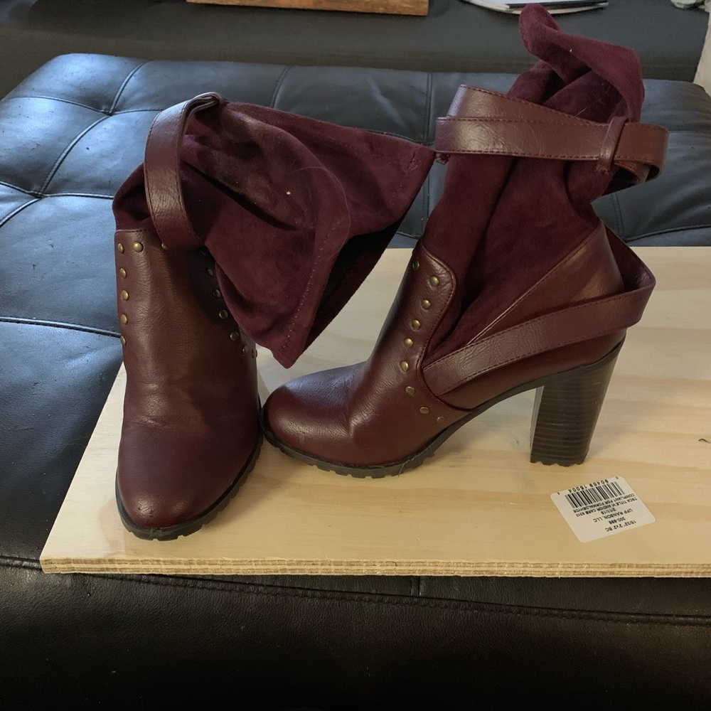 Maroon booties